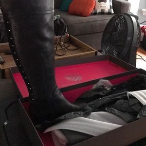 Vince Camuto VC-BRIELLA Boots women size 9W new